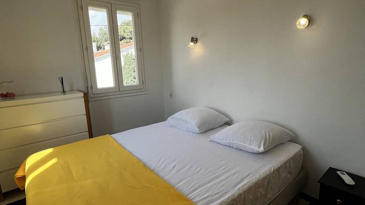 Photo of Bedroom in La Jetee