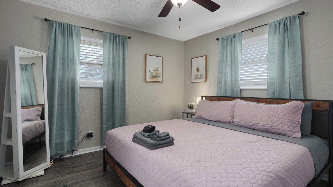Photo of Bedroom in Rosedale
