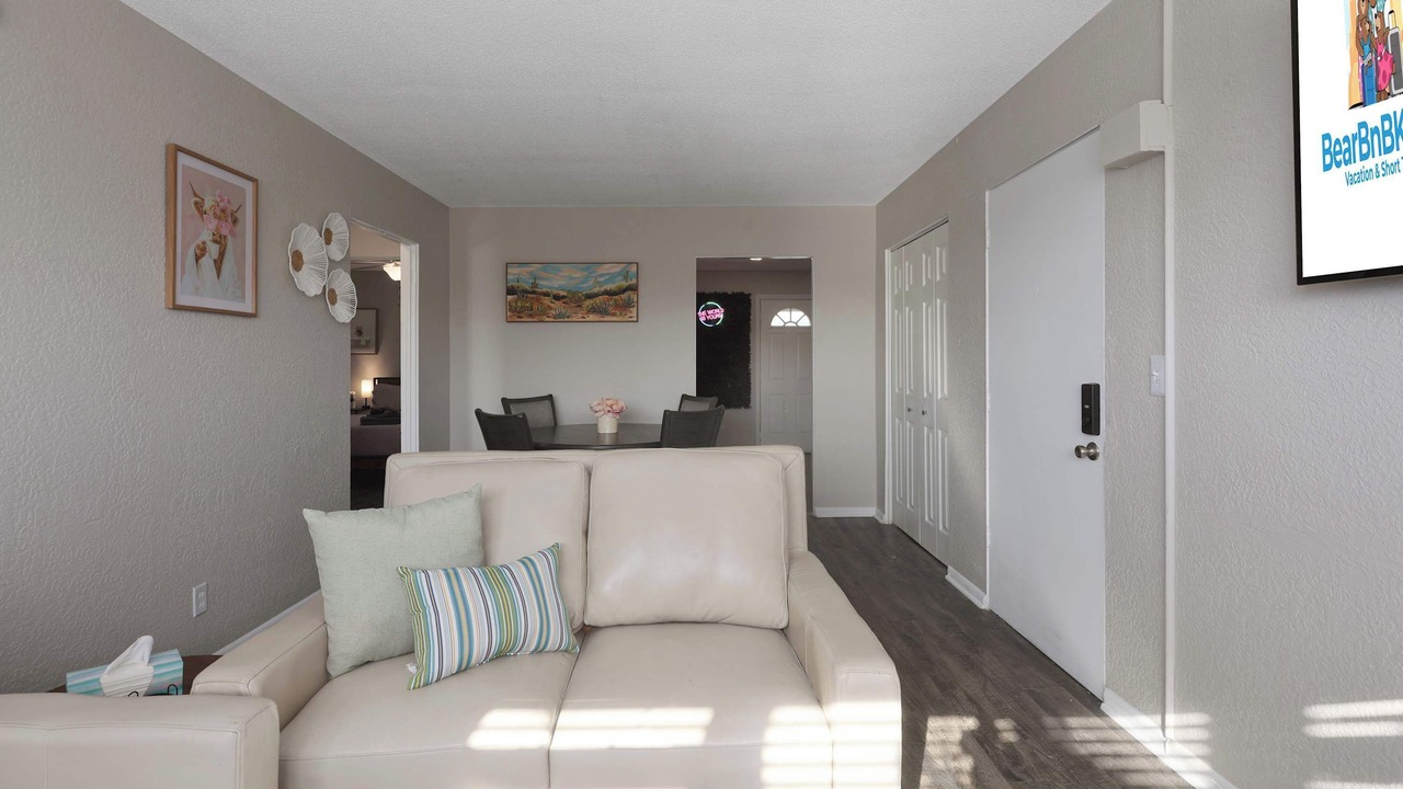 Photo of Livingroom in Rosedale