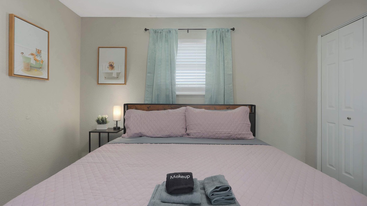 Photo of Bedroom in Rosedale