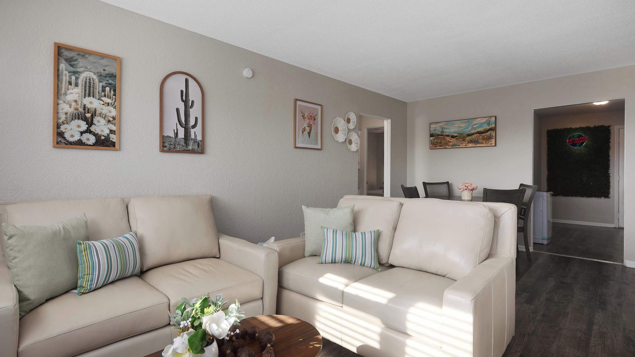 Photo of Livingroom in Rosedale
