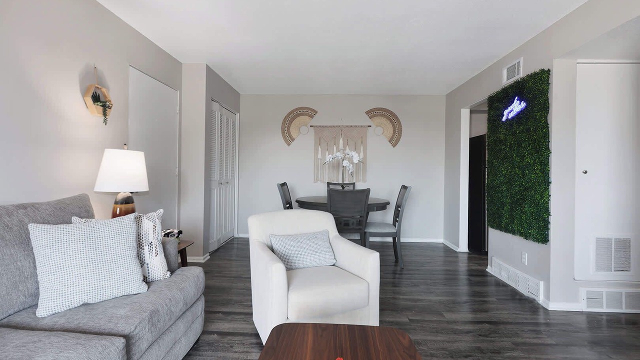 Photo of Livingroom in Rosedale
