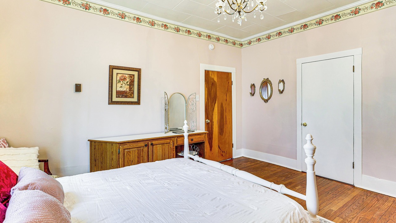 Photo of Bedroom in Greenfield