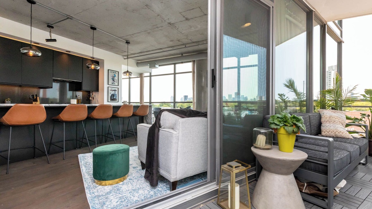 Photo of Livingroom in Leslieville