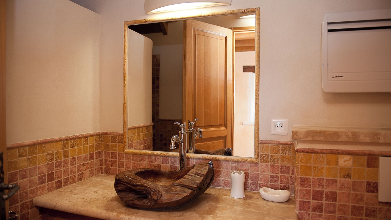 Photo of Bathroom in Castelnau-sur-l'Auvignon