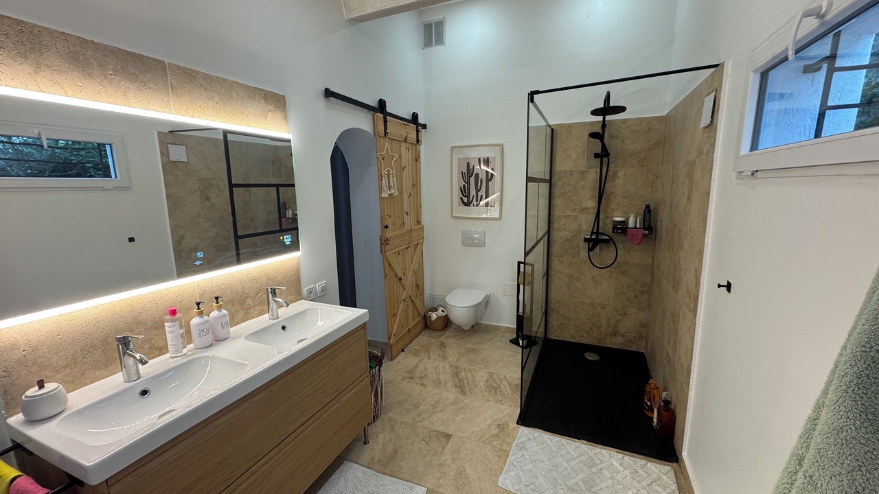 Photo of Bathroom in Le Castellet