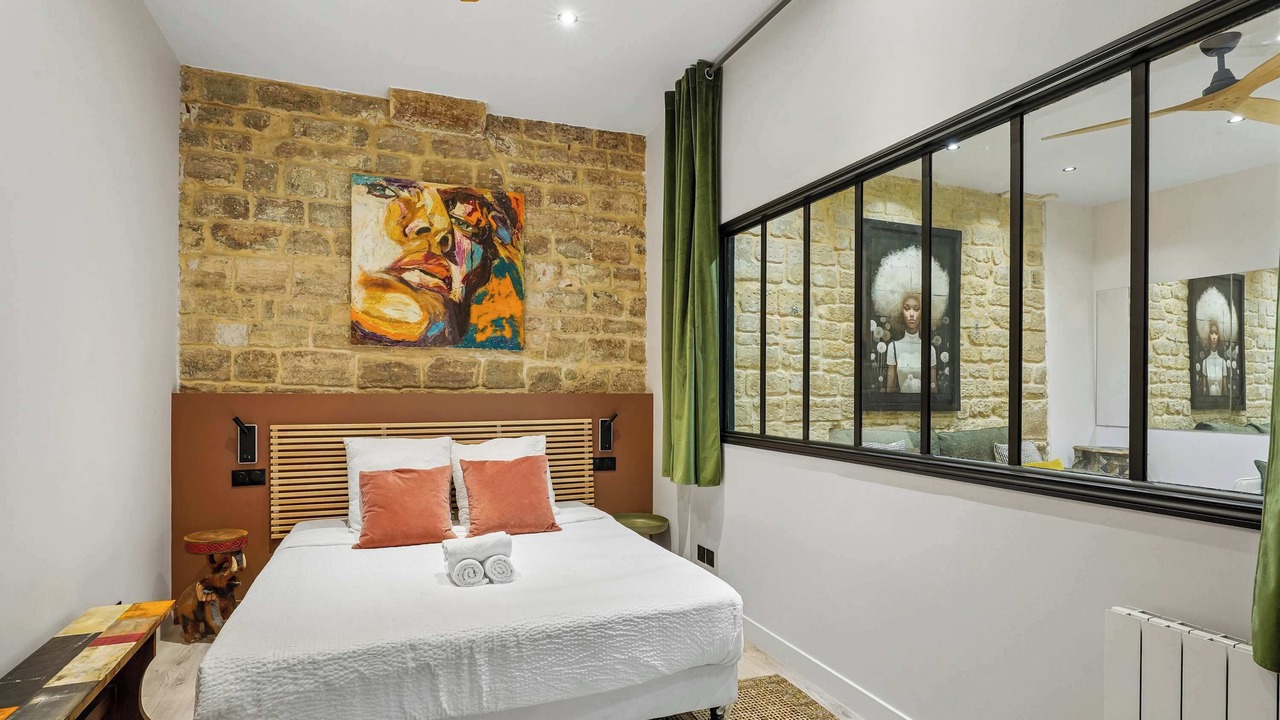 Photo of Bedroom in Arts-et-Metiers