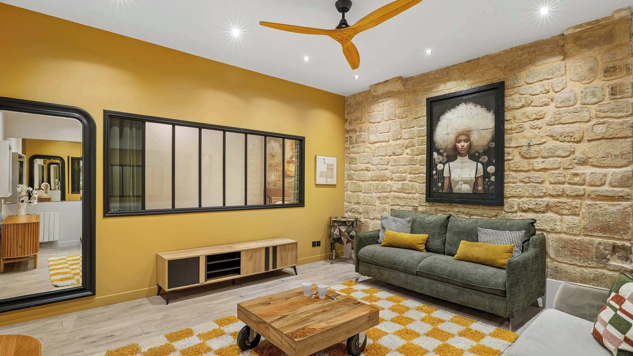 Photo of Livingroom in Arts-et-Metiers
