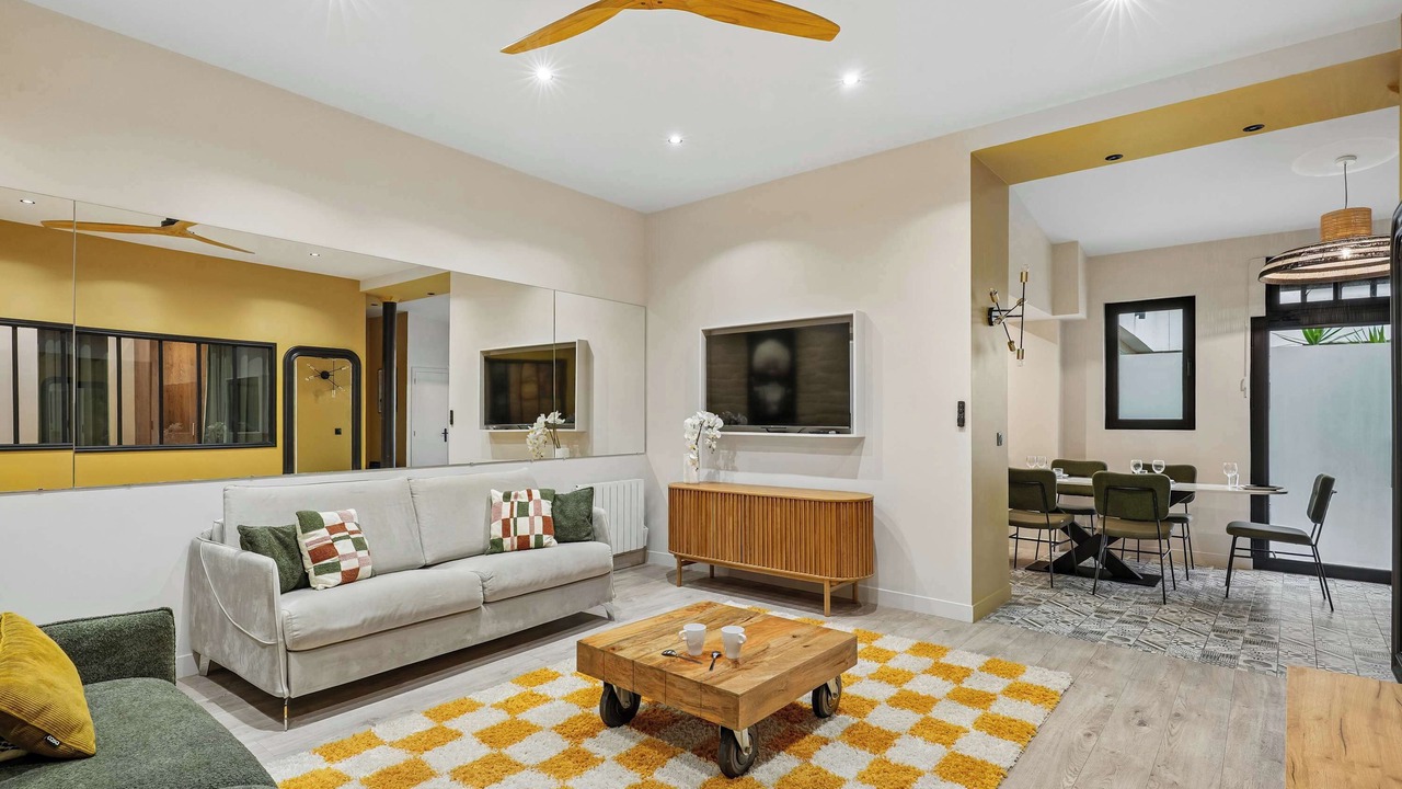 Photo of Livingroom in Arts-et-Metiers