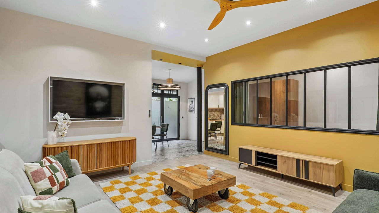Photo of Livingroom in Arts-et-Metiers