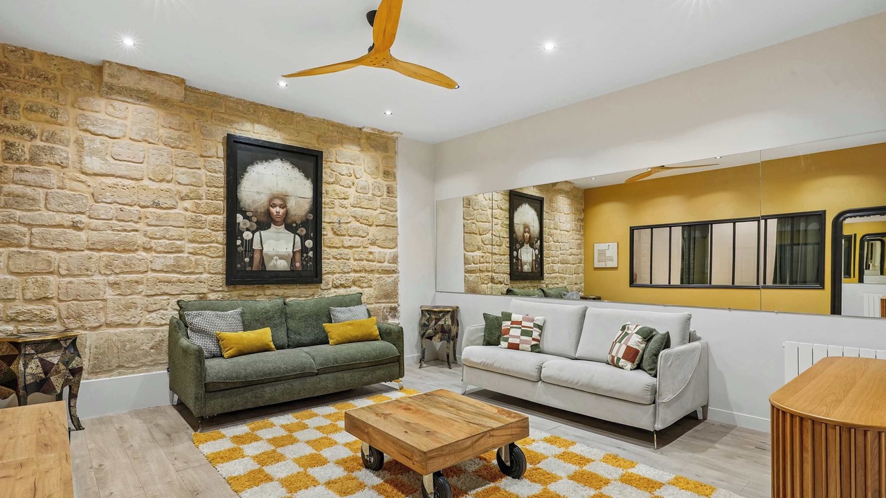 Photo of Livingroom in Arts-et-Metiers