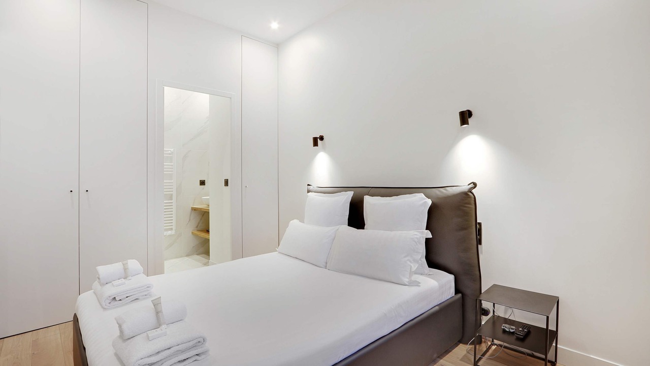 Photo of Others in Neuilly-sur-Seine