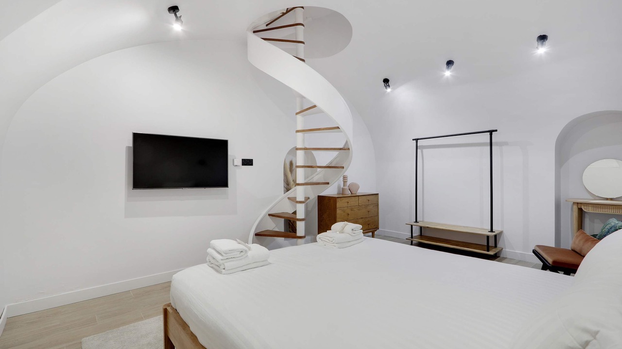 Photo of Others in Neuilly-sur-Seine