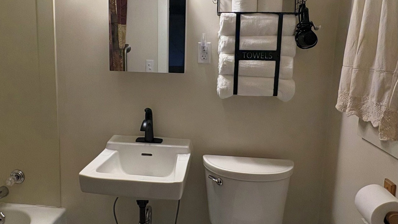 Photo of Bathroom in Jay