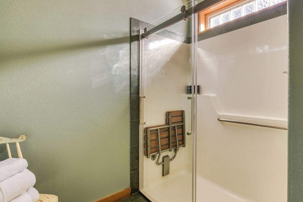 Photo of Bathroom in Neskowin