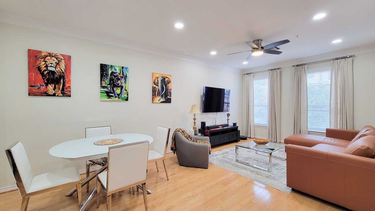 Photo of Livingroom in Uptown