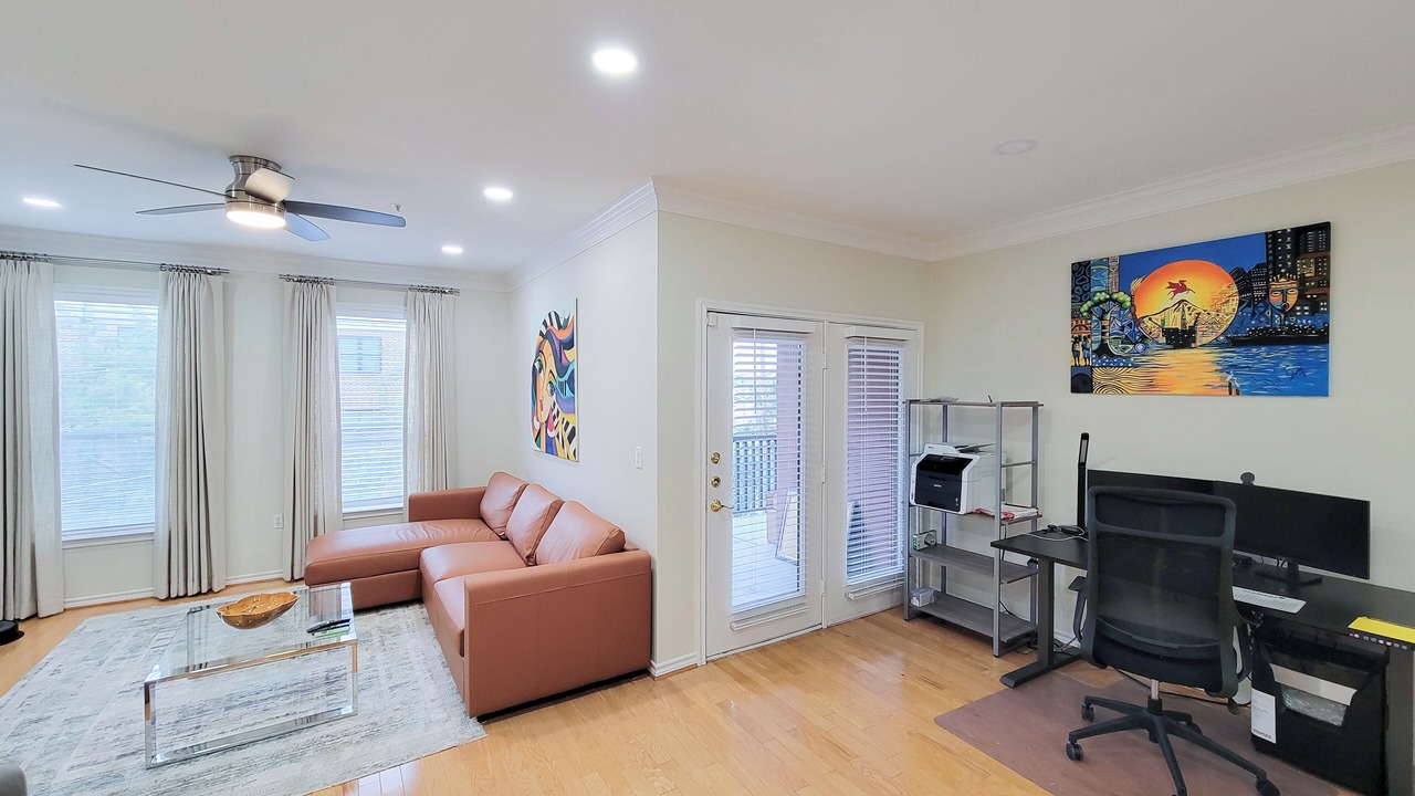 Photo of Livingroom in Uptown