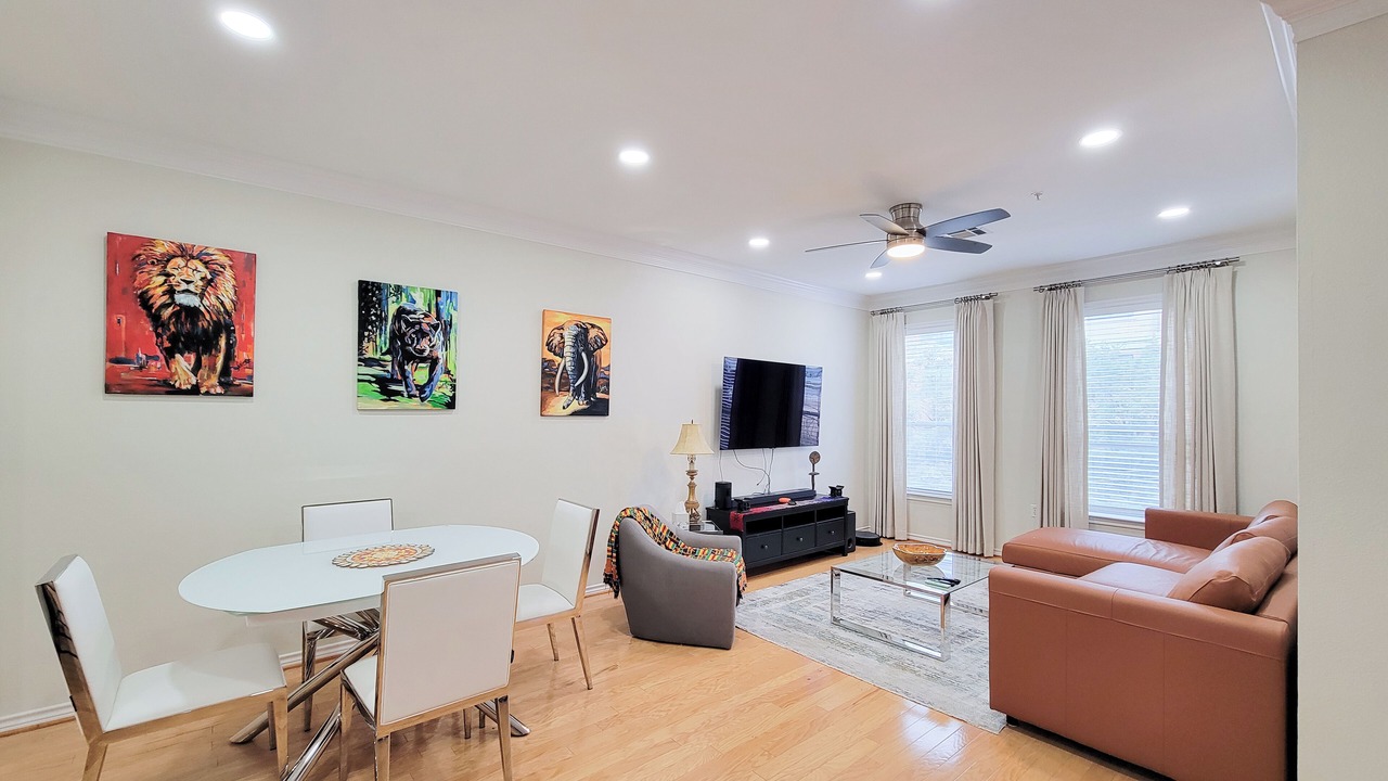Photo of Livingroom in Uptown