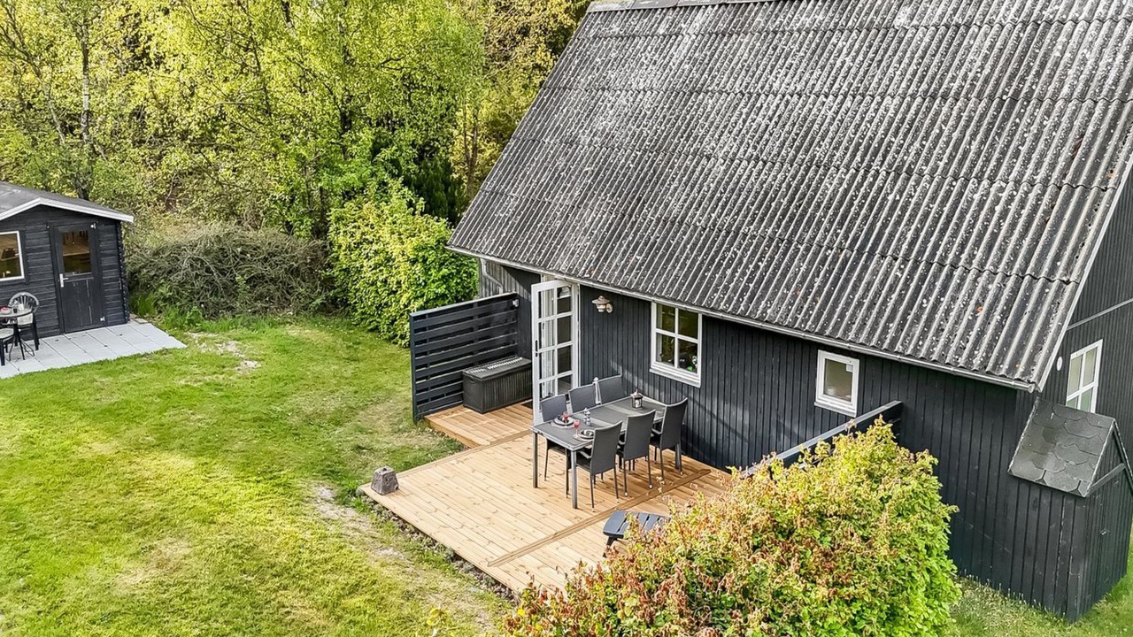 Photo of Others in Skygge