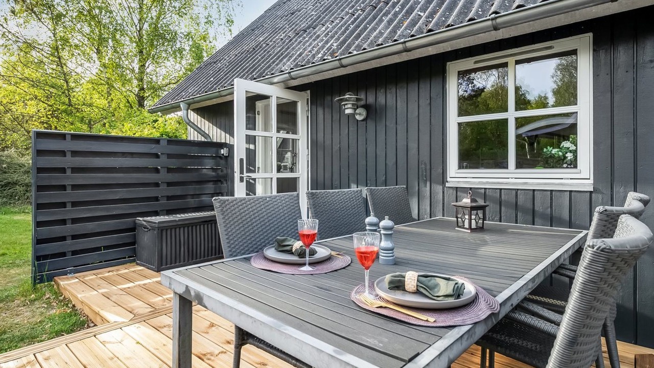 Photo of Others in Skygge