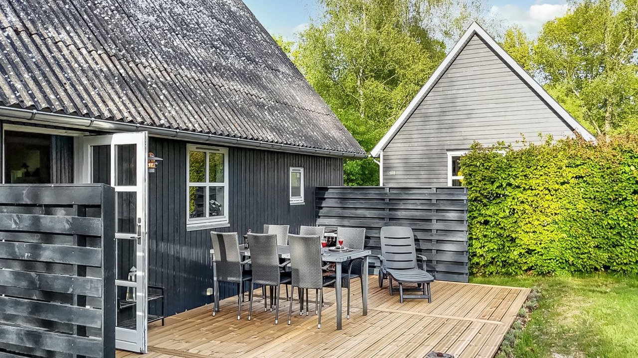 Photo of Others in Skygge