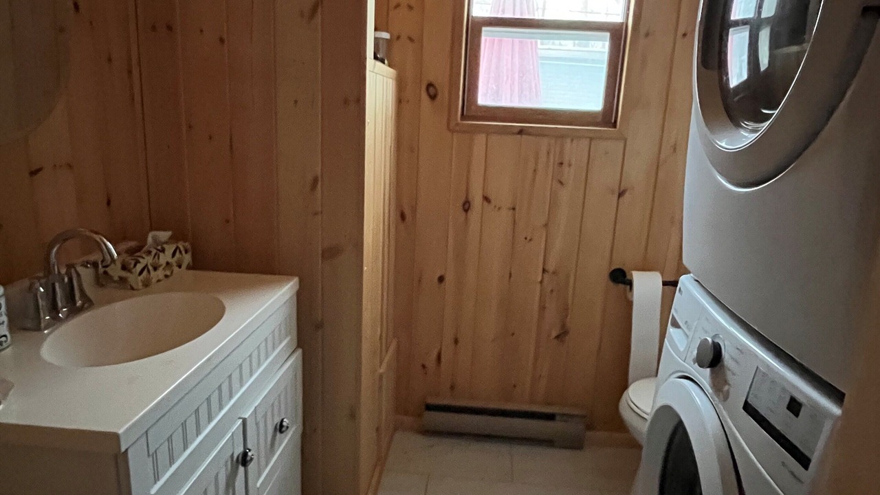 Photo of Bathroom in Traverse Bay