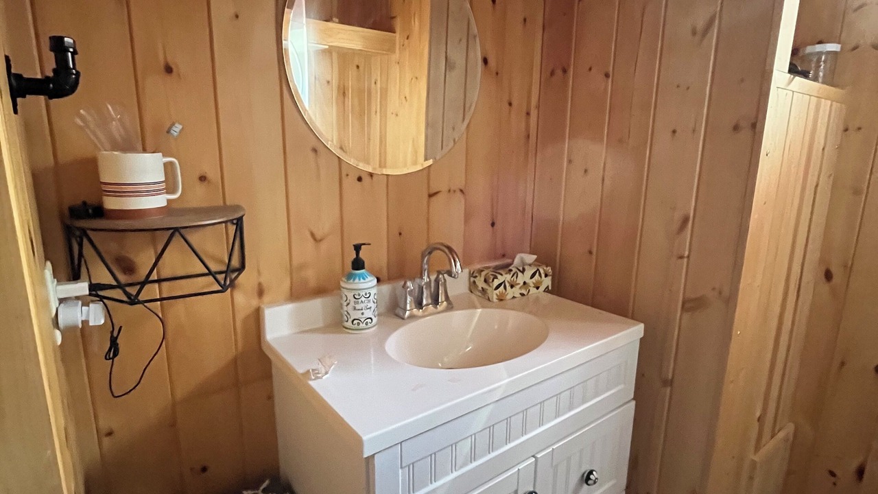 Photo of Bathroom in Traverse Bay