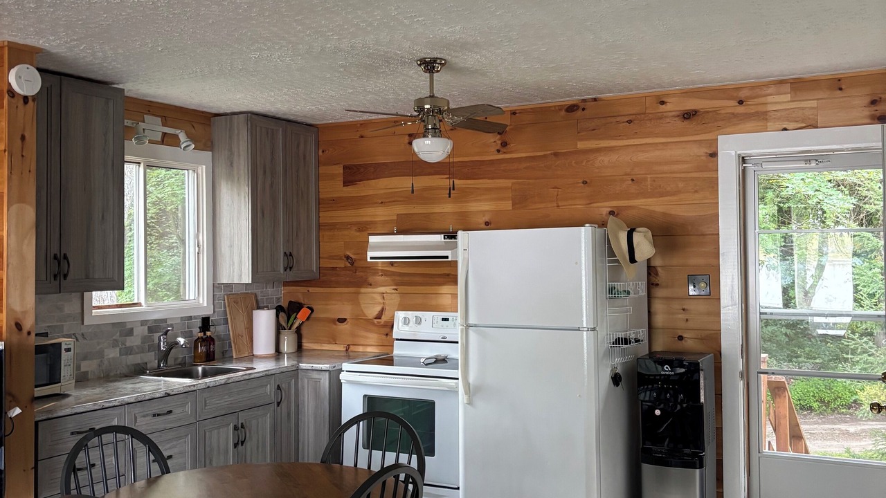 Photo of Kitchen in L'Isle-aux-Allumettes