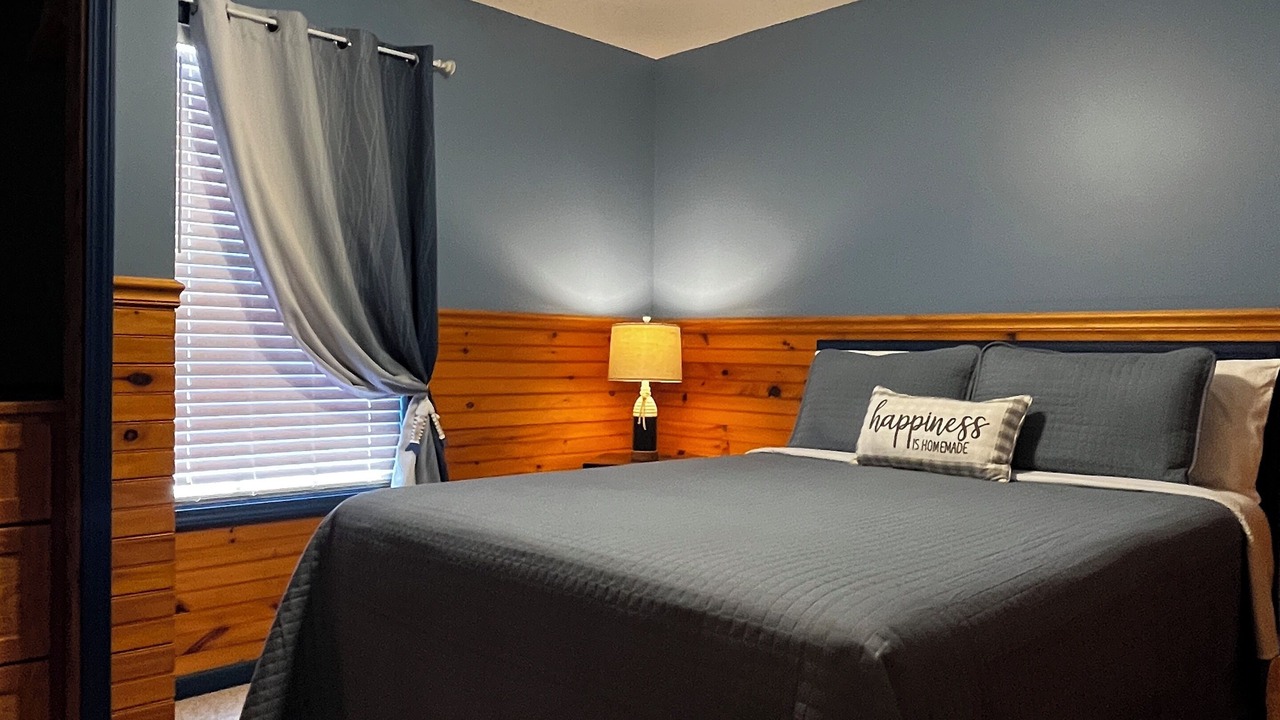 Photo of Bedroom in Sunrise Beach