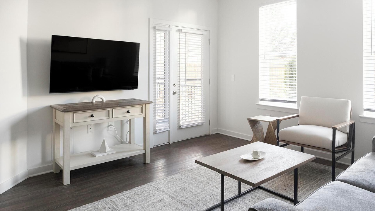 Photo of Livingroom in Southeast Raleigh