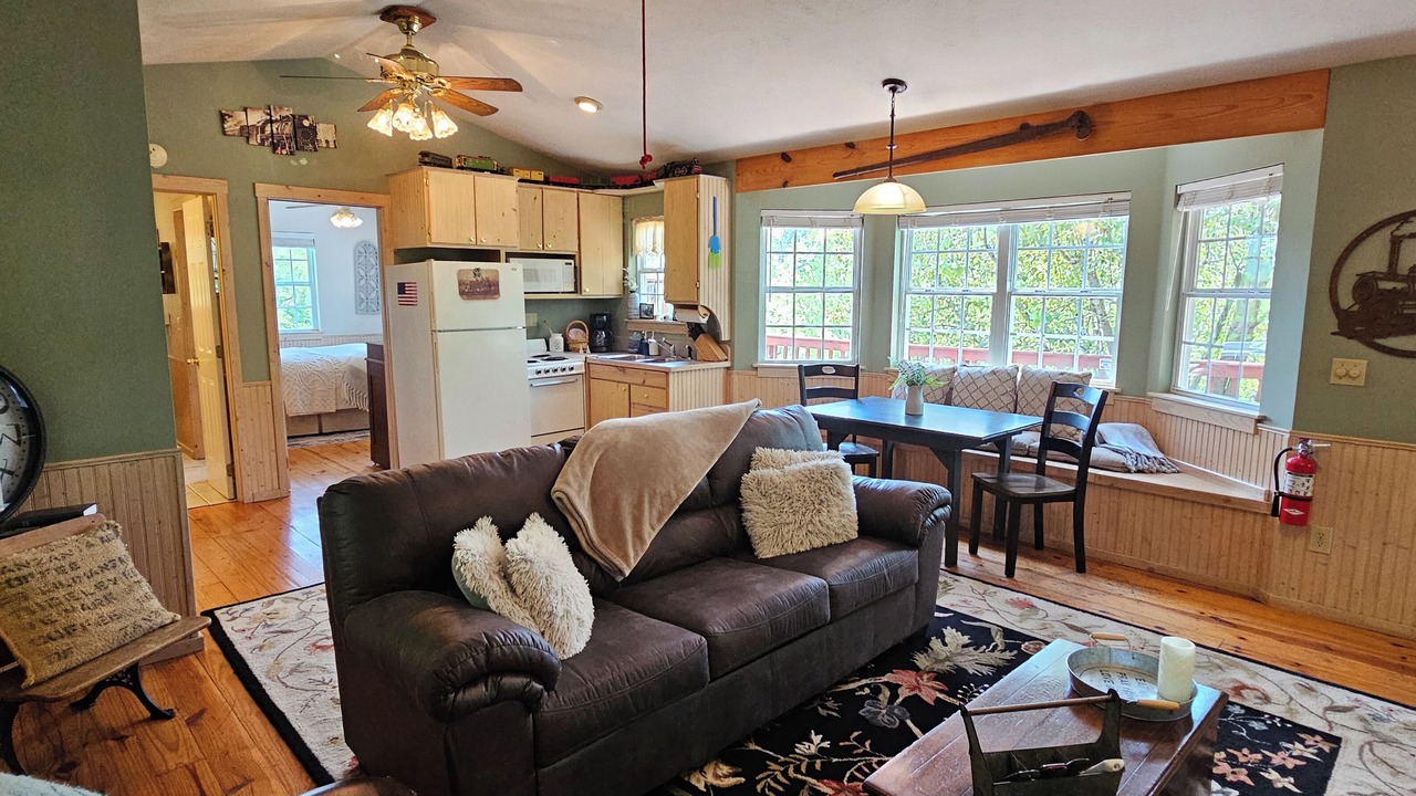 Photo of Livingroom in Eureka Springs