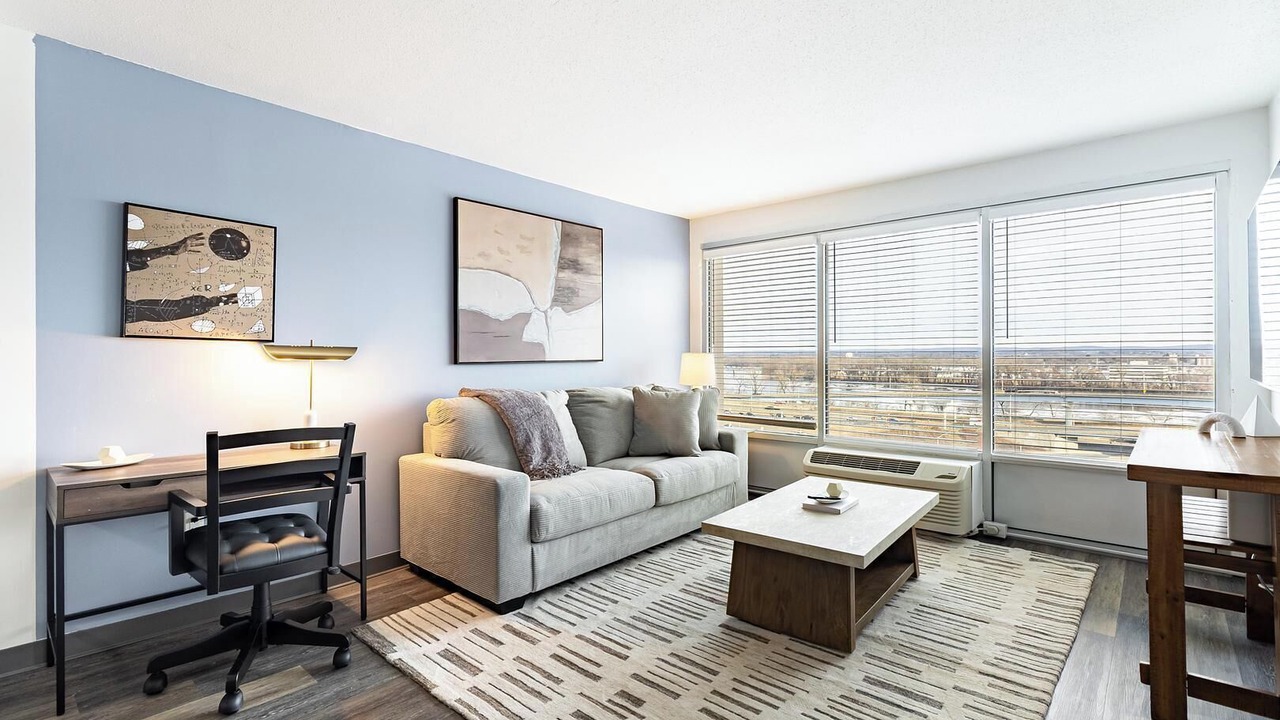 Photo of Livingroom in Downtown Hartford