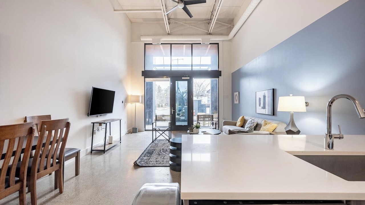 Photo of Livingroom in Royal Oak