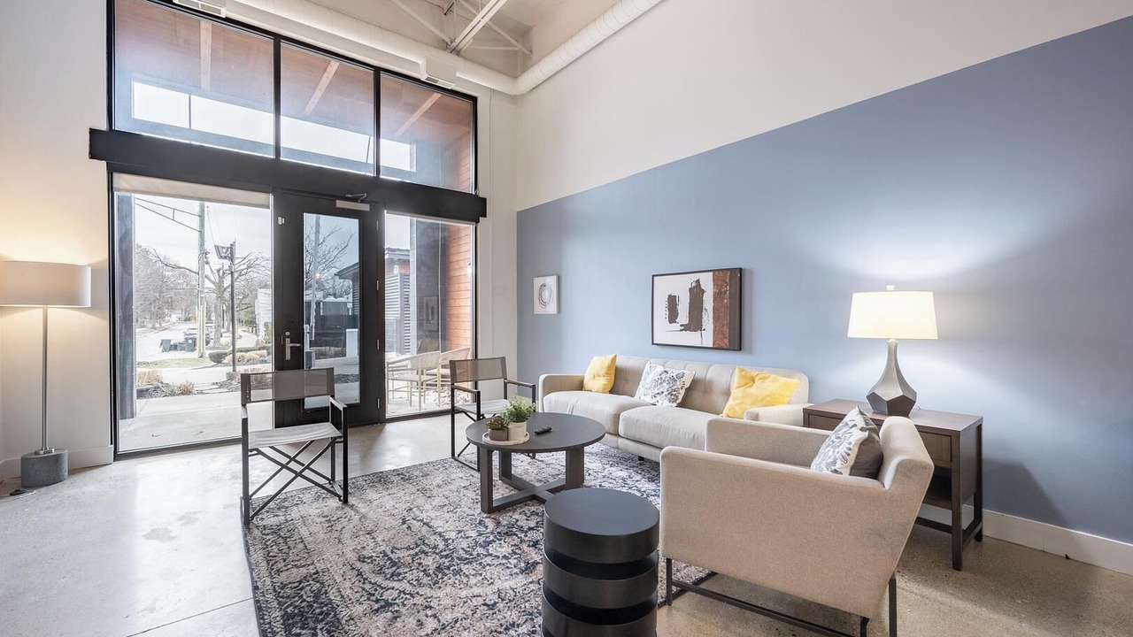 Photo of Livingroom in Royal Oak