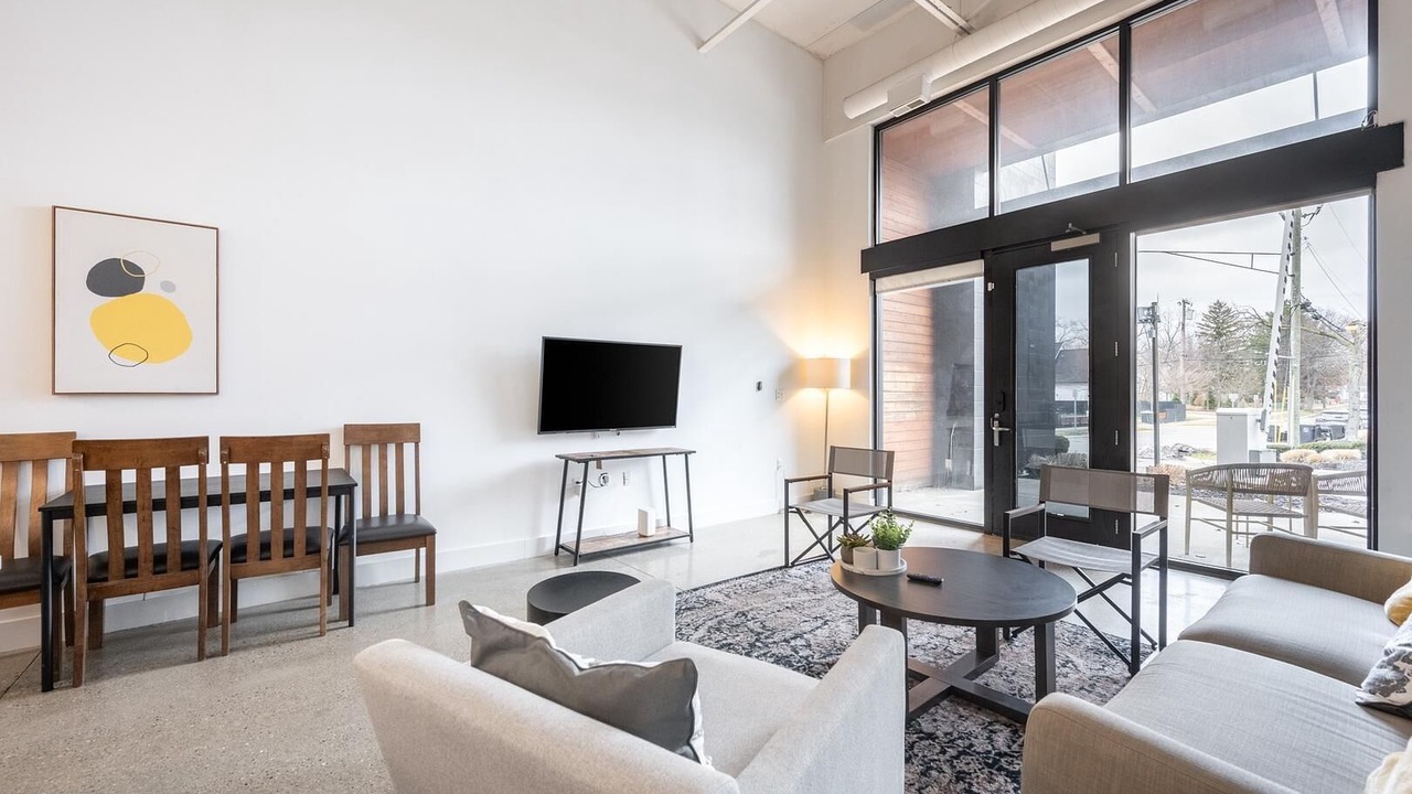 Photo of Livingroom in Royal Oak
