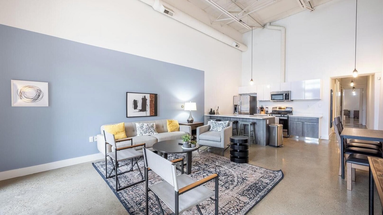 Photo of Livingroom in Royal Oak
