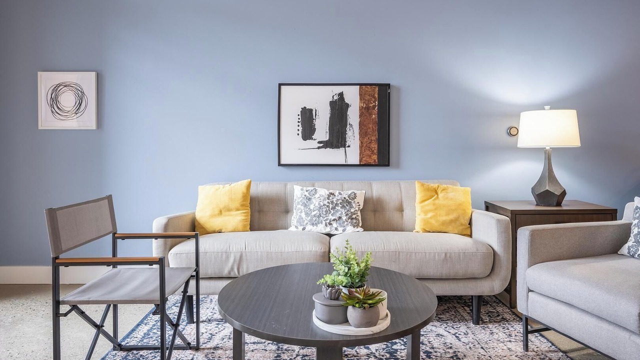 Photo of Livingroom in Royal Oak
