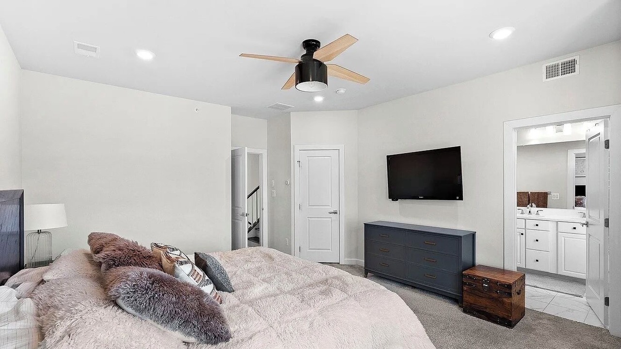 Photo of Bedroom in Leesburg