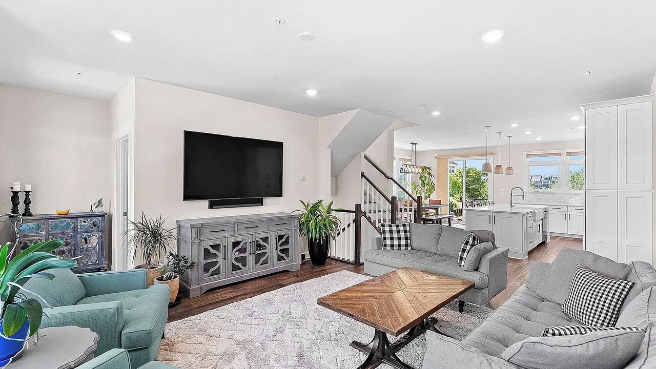 Photo of Livingroom in Leesburg
