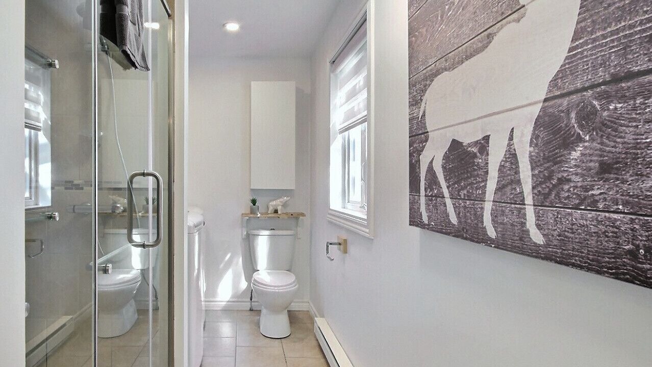 Photo of Bathroom in Stoneham-et-Tewkesbury