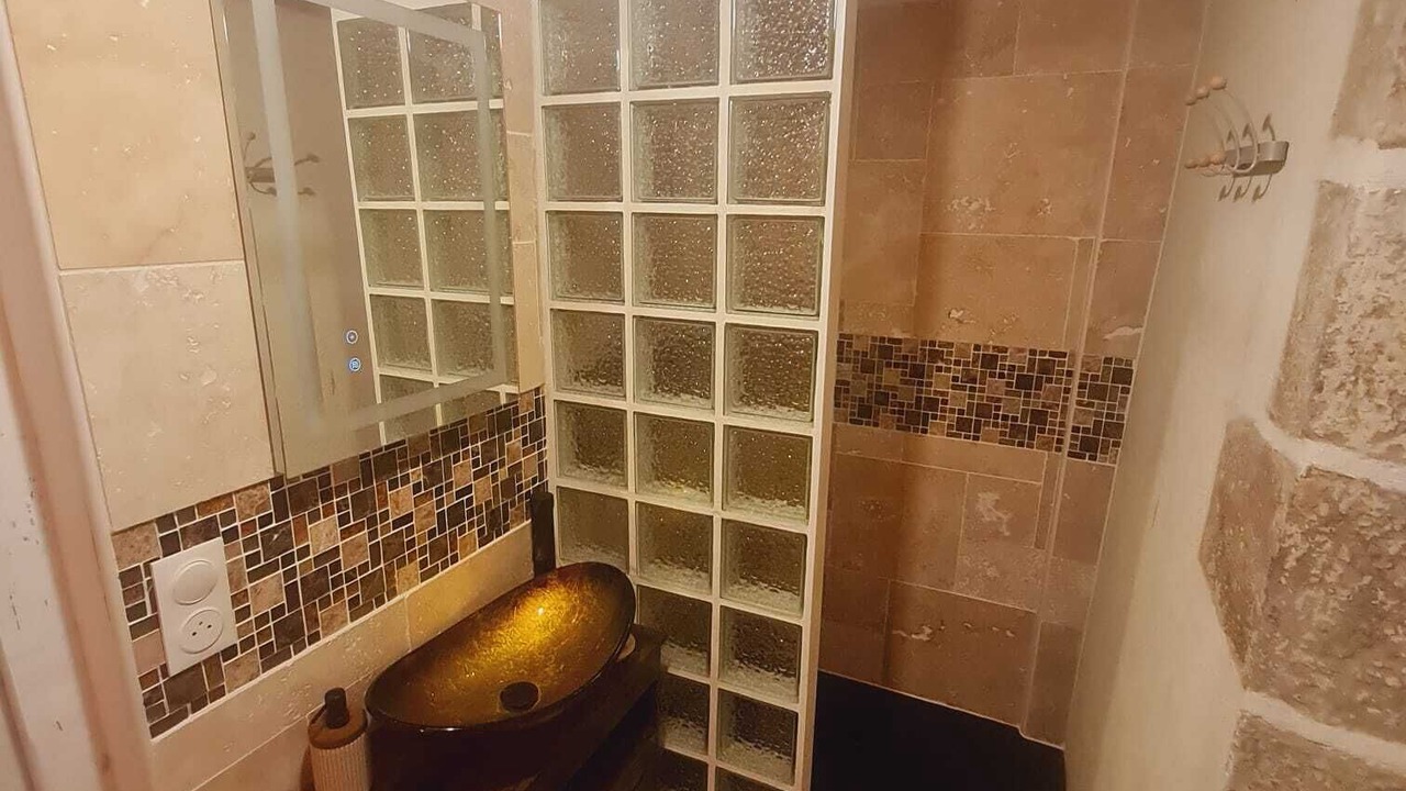 Photo of Bathroom in Pied-de-Borne