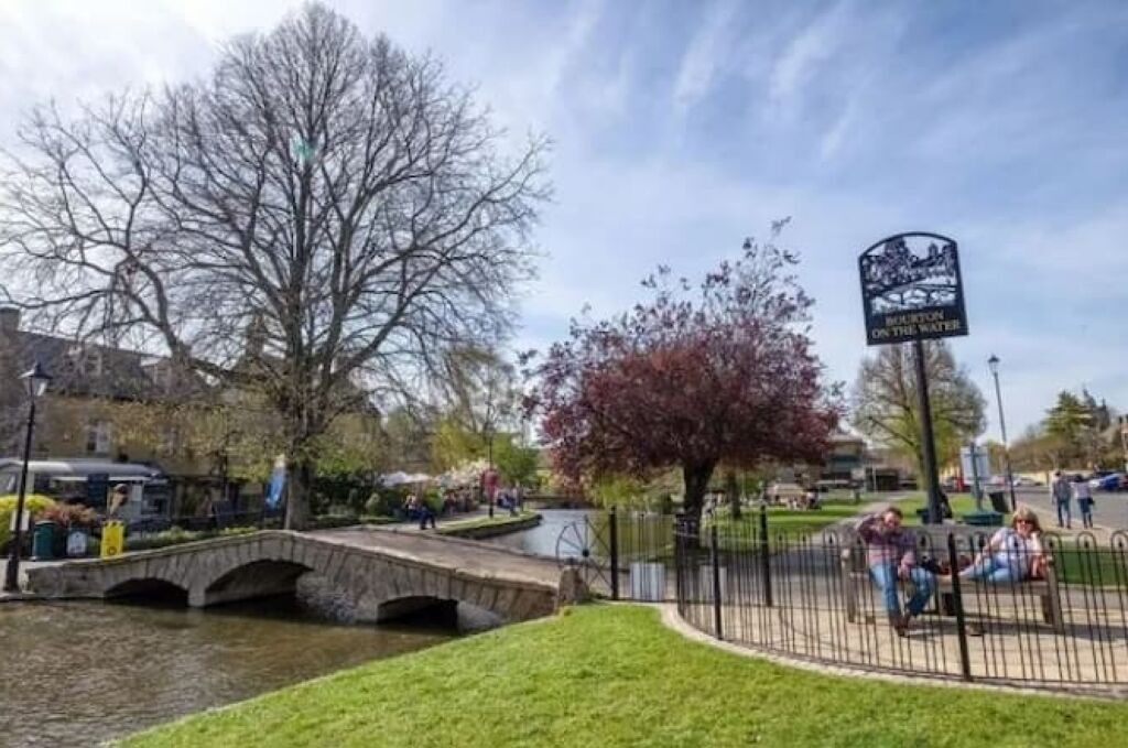 Photo of Others in Kempsford