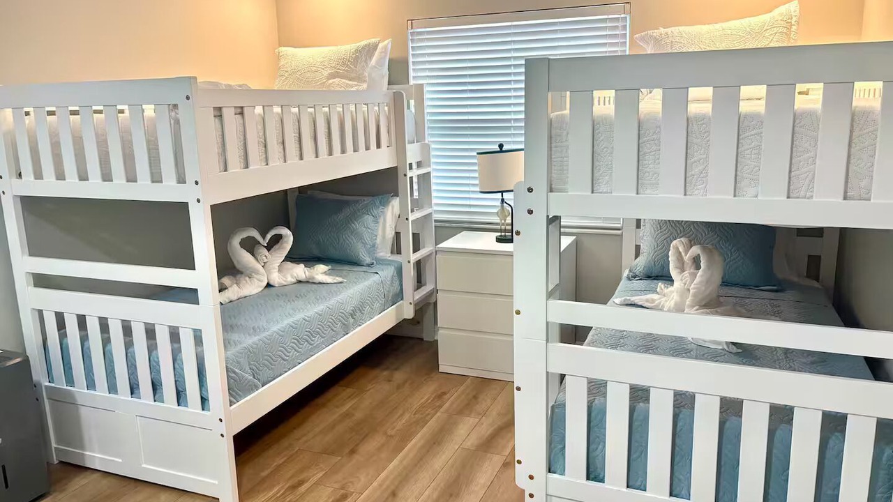 Photo of Bedroom in Bay Crest Park