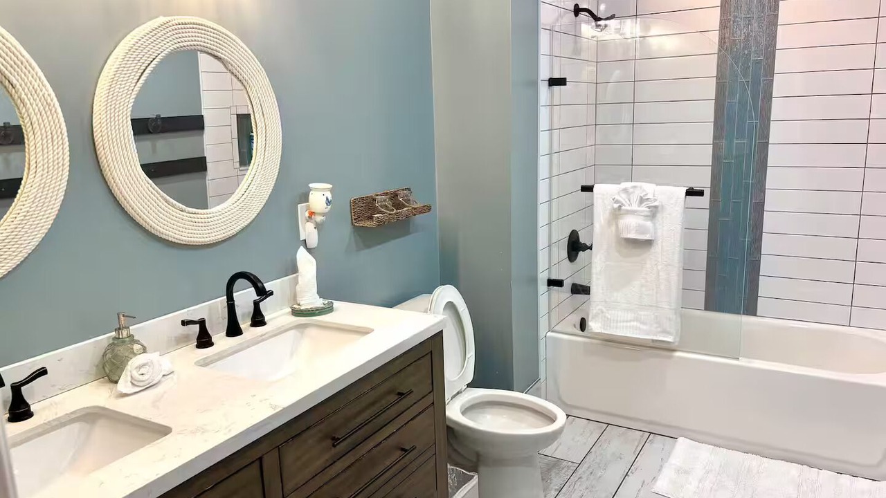 Photo of Bathroom in Bay Crest Park