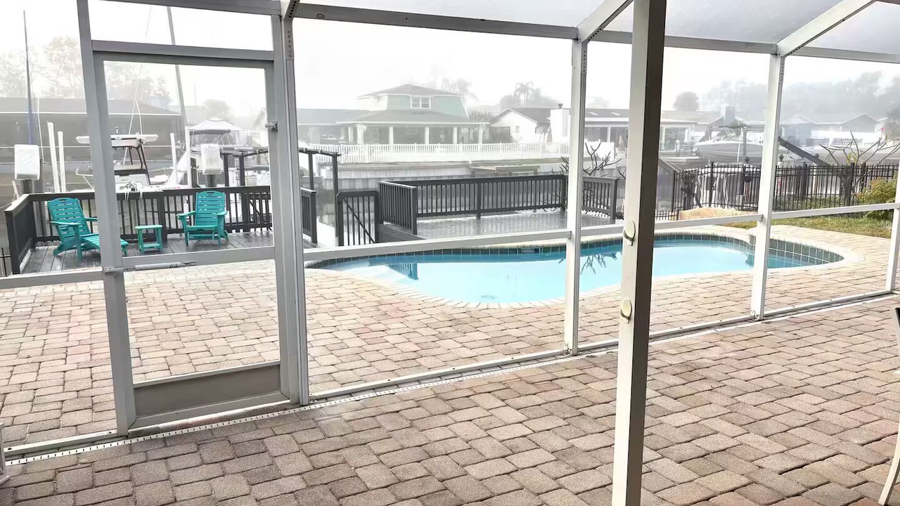 Photo of Patio Balcony in Bay Crest Park