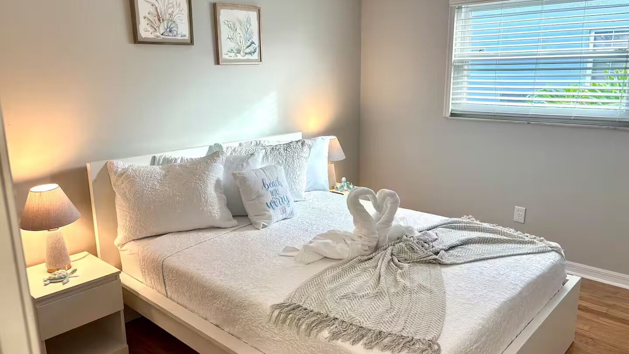 Photo of Bedroom in Bay Crest Park
