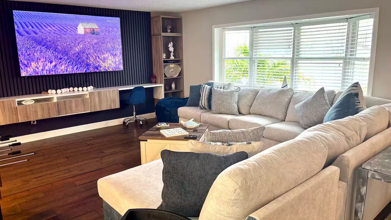 Photo of Livingroom in Bay Crest Park