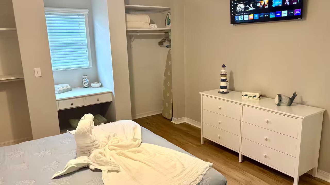 Photo of Bedroom in Bay Crest Park