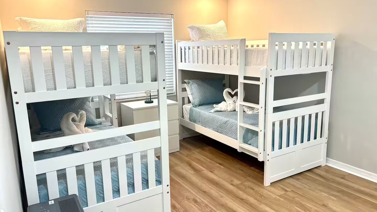 Photo of Bedroom in Bay Crest Park