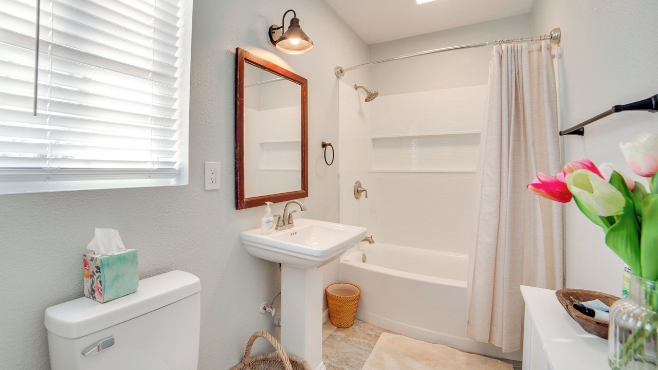 Photo of Bathroom in Tool